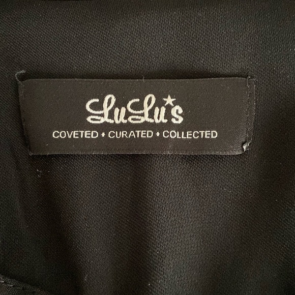 Lulu’s Blazer - Picture 2 of 5